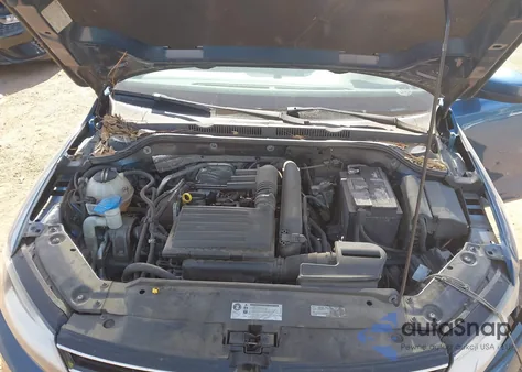 2017 Volkswagen Jetta 1.4T S z USA, uszkodzony, nr VIN 3VW2B7AJ9HM375944